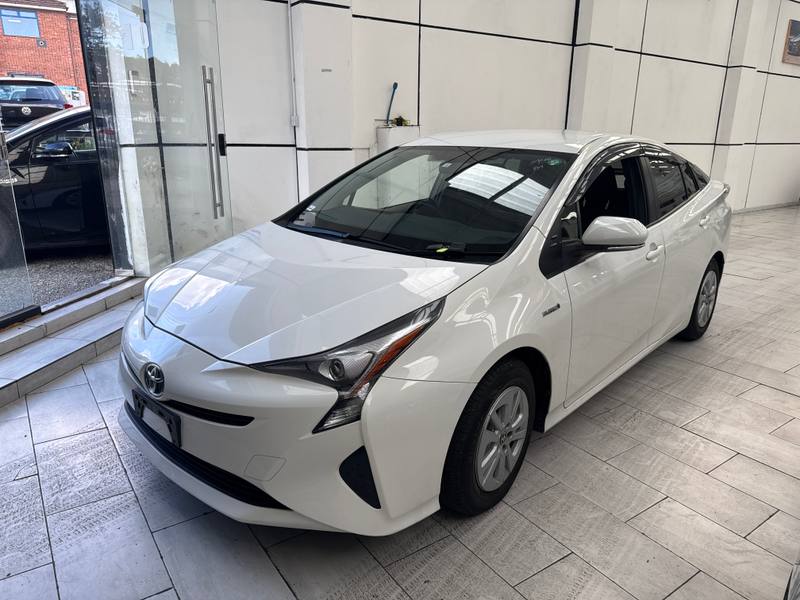2017 Toyota PRIUS S in white, HDG Cars Rowley Regis