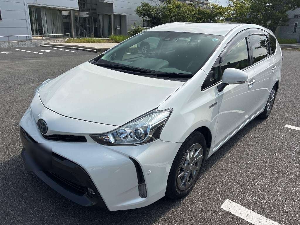 2018 Toyota Prius Alpha S Tune Black II