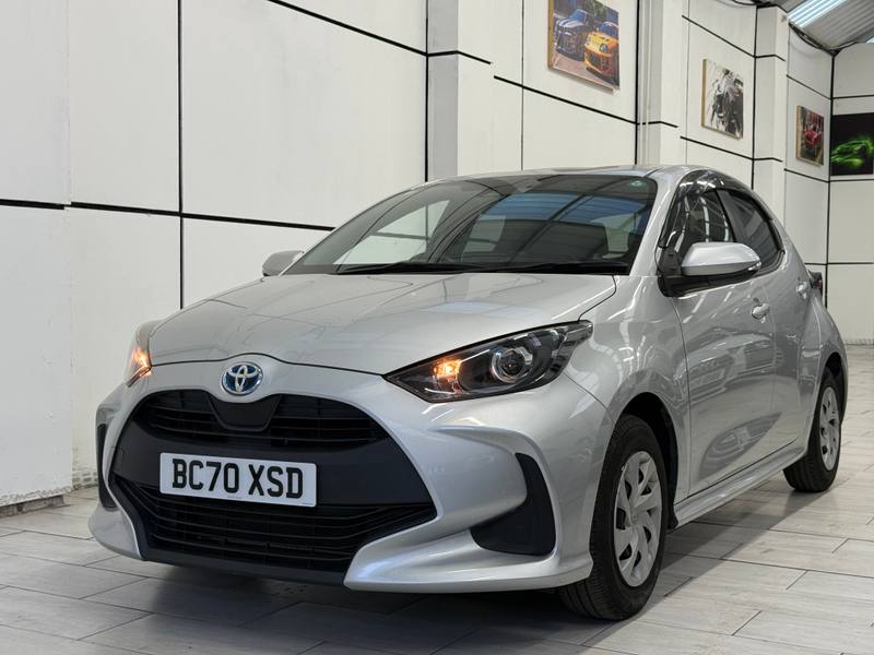 2020 Toyota YARIS in silver, HDG Cars Rowley Regis