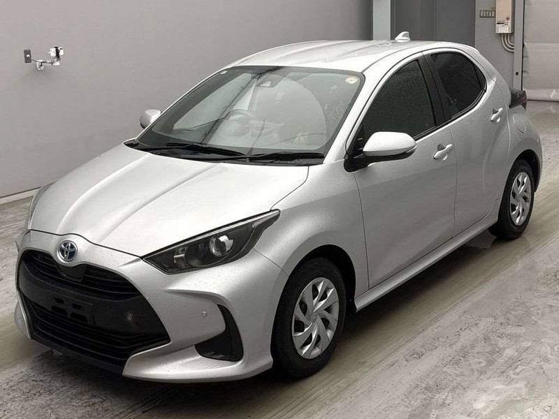 2021 Toyota YARIS Hybrid in silver, HDG Cars Rowley Regis