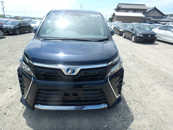 2018 Toyota VOXY 1.8 Hybrid ZS