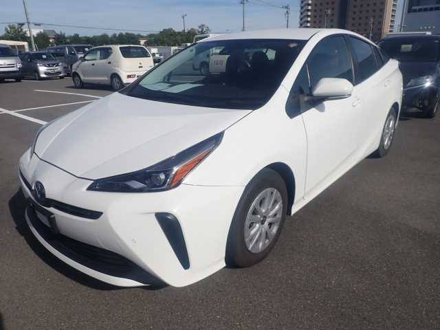 2021 Toyota PRIUS S in white, HDG Cars Rowley Regis
