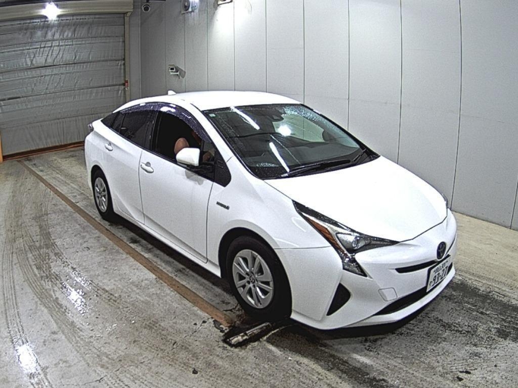 2019 Toyota PRIUS S