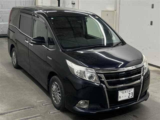 2026 Toyota Esquire Hybrid Gi